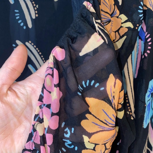 Free People Black/Pink Multicolor Floral Boho Crop Top, Size Medium - Picture 8 of 11